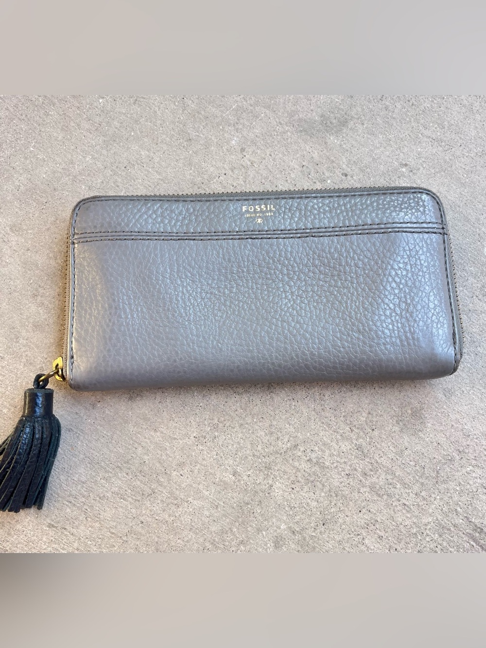 Fossil grey leather zip wallet